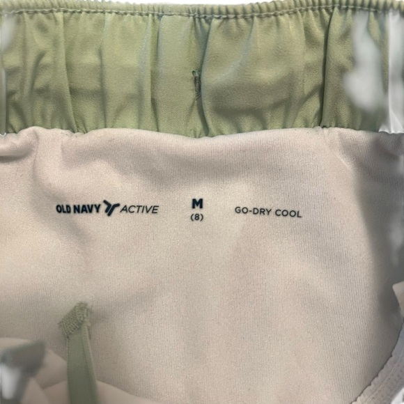 Old Navy Dolphin-Hem Run Shorts Ambrosia Green M 8 - Picture 10 of 11